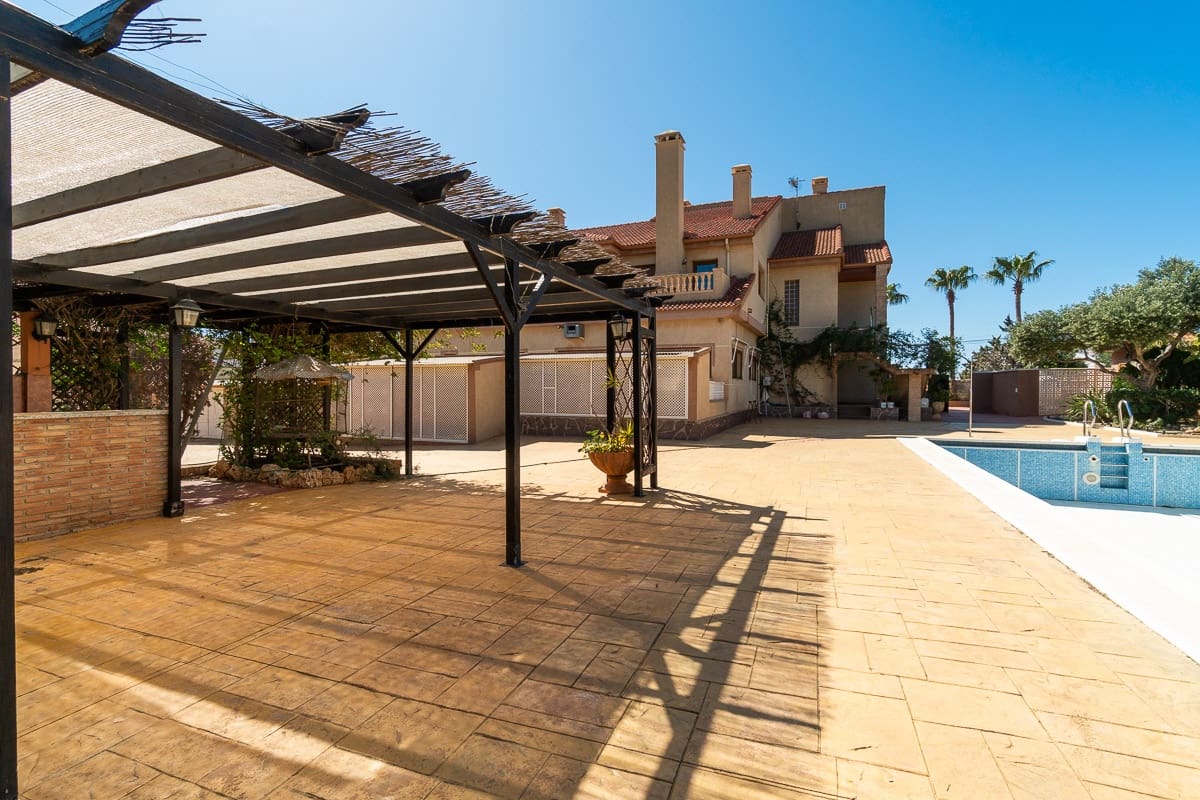 5 makuuhuone Huvila myytävänä paikassa Cabo Roig mukana uima-altaan 
autotalli - 1 040 000 € (Ref: 9596888)