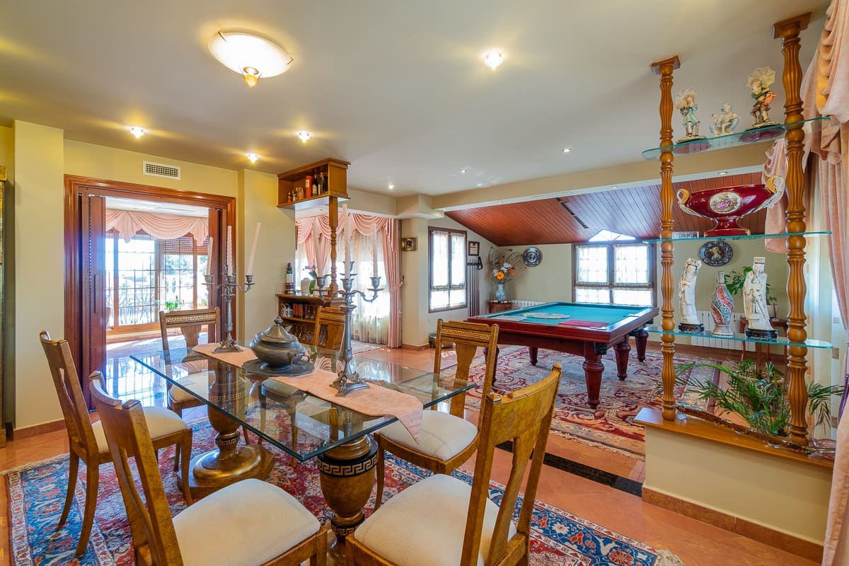 5 makuuhuone Huvila myytävänä paikassa Cabo Roig mukana uima-altaan 
autotalli - 1 040 000 € (Ref: 9596888)