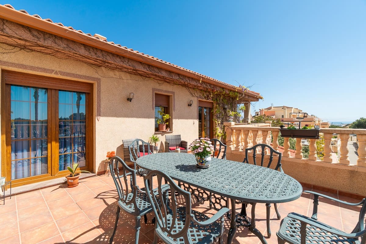 5 makuuhuone Huvila myytävänä paikassa Cabo Roig mukana uima-altaan 
autotalli - 1 040 000 € (Ref: 9596888)