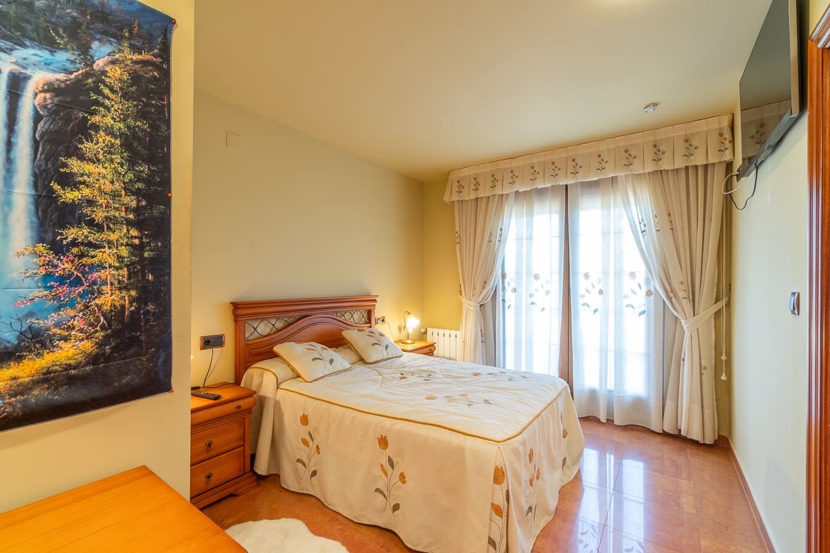 5 makuuhuone Huvila myytävänä paikassa Cabo Roig mukana uima-altaan 
autotalli - 1 040 000 € (Ref: 9596888)