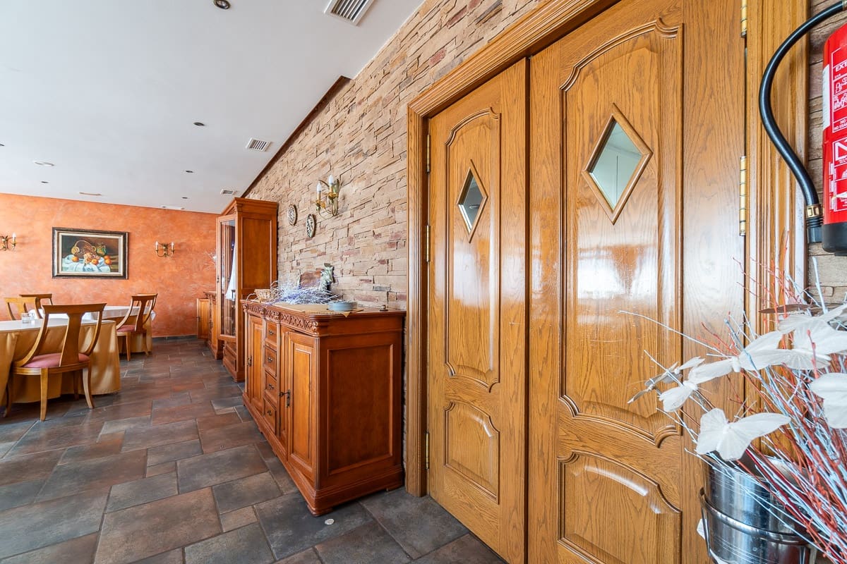 5 makuuhuone Huvila myytävänä paikassa Cabo Roig mukana uima-altaan 
autotalli - 1 040 000 € (Ref: 9596888)