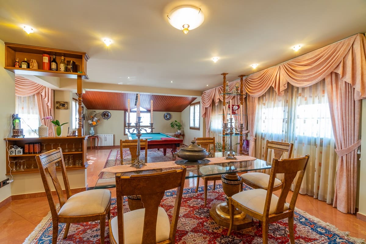 5 makuuhuone Huvila myytävänä paikassa Cabo Roig mukana uima-altaan 
autotalli - 1 040 000 € (Ref: 9596888)