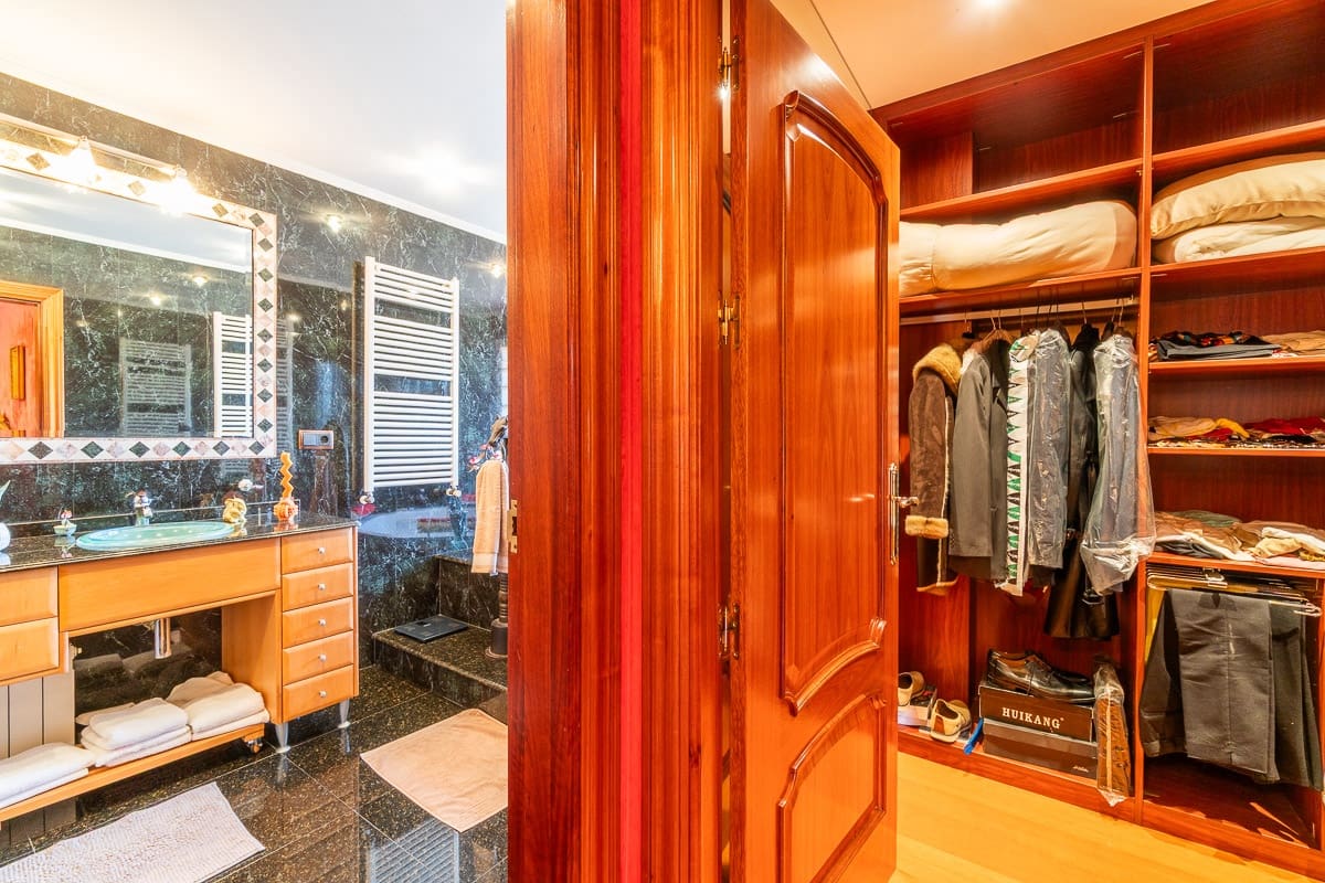 5 makuuhuone Huvila myytävänä paikassa Cabo Roig mukana uima-altaan 
autotalli - 1 040 000 € (Ref: 9596888)