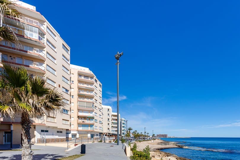 3 slaapkamer Appartement te koop in Torrevieja met zwembad - € 275.000 (Ref: 9631823)