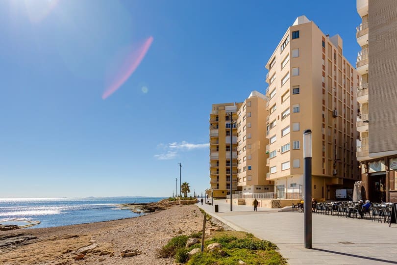 3 slaapkamer Appartement te koop in Torrevieja met zwembad - € 275.000 (Ref: 9631823)