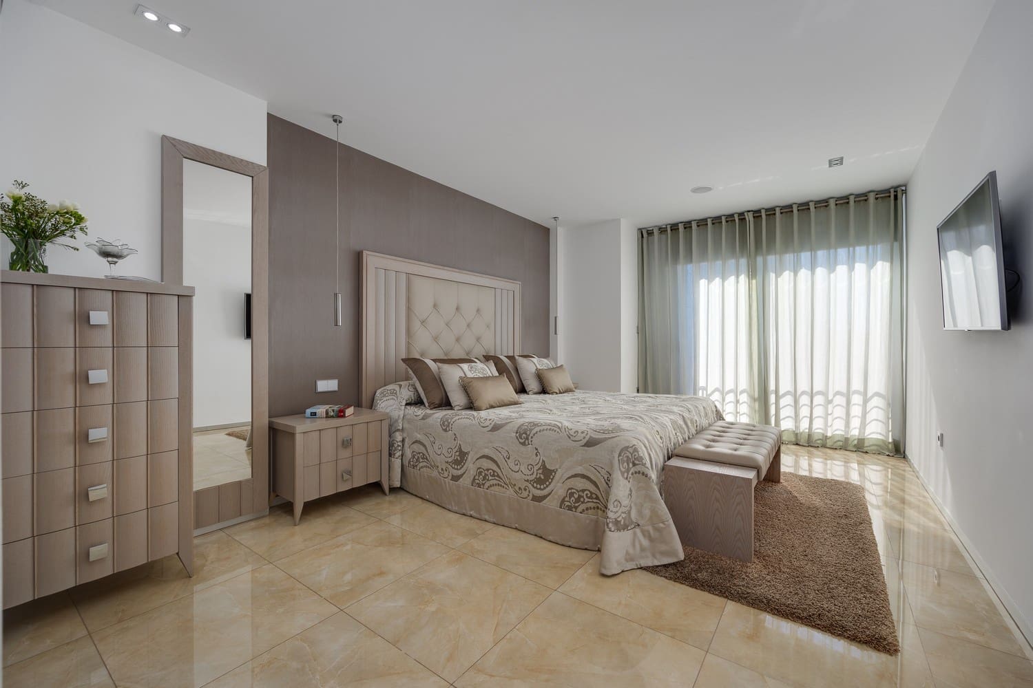 5 bedroom Townhouse for sale in San Fulgencio with garage - € 1,200,000 (Ref: 9665153)