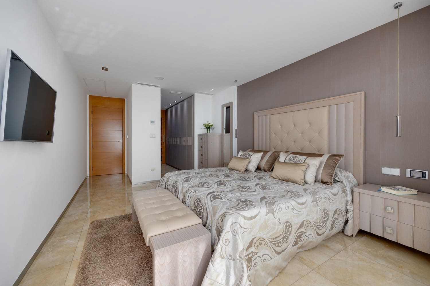 5 bedroom Townhouse for sale in San Fulgencio with garage - € 1,200,000 (Ref: 9665153)