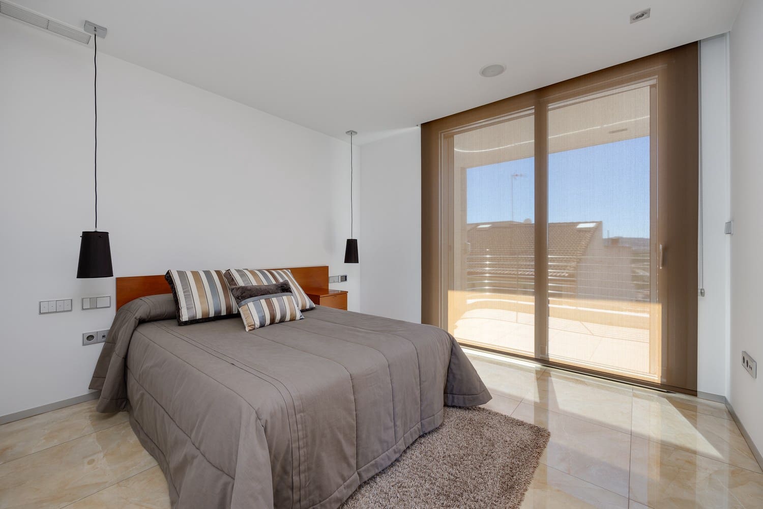 5 bedroom Townhouse for sale in San Fulgencio with garage - € 1,200,000 (Ref: 9665153)