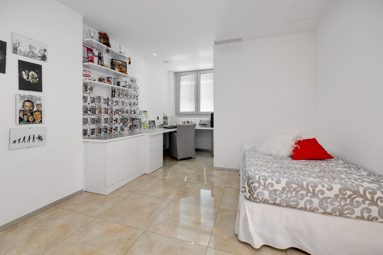 5 bedroom Townhouse for sale in San Fulgencio with garage - € 1,200,000 (Ref: 9665153)