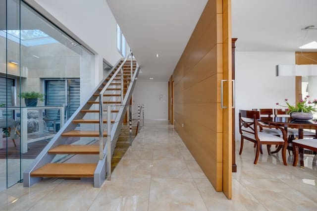 5 bedroom Townhouse for sale in San Fulgencio with garage - € 1,200,000 (Ref: 9665153)