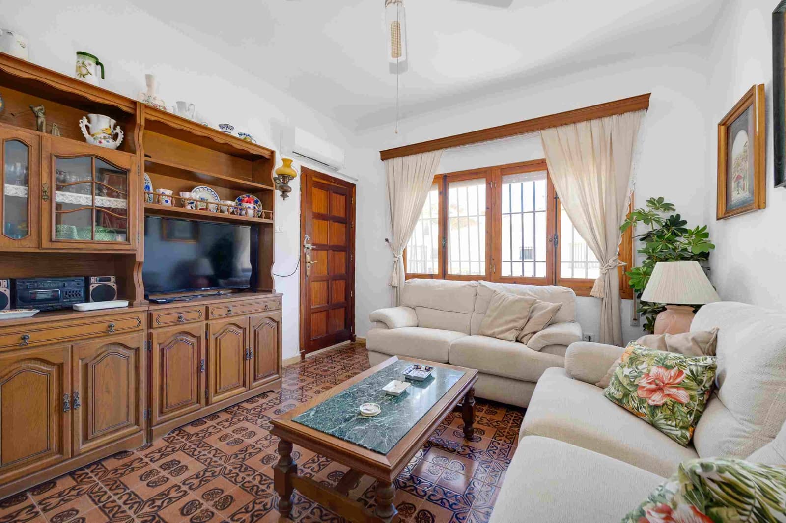 4 soveværelse Rækkehus til salg i Campoamor med garage - € 425.000 (Ref: 9715603)