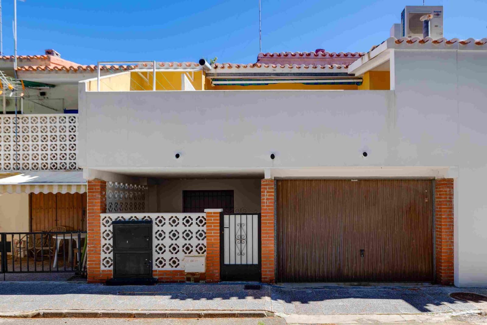 4 soveværelse Rækkehus til salg i Campoamor med garage - € 425.000 (Ref: 9715603)