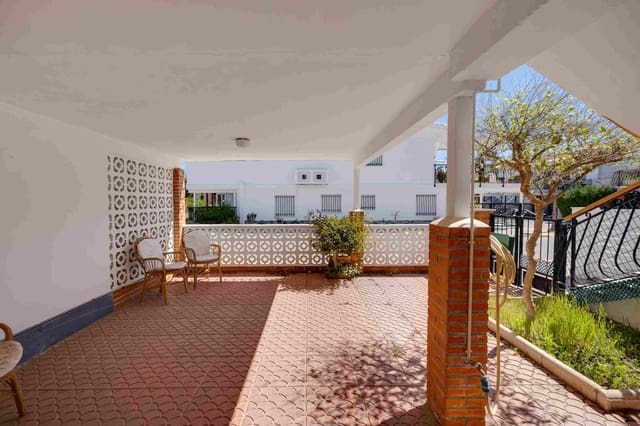 4 soveværelse Rækkehus til salg i Campoamor, Orihuela med garage - € 425.000 (Ref: 9715603)