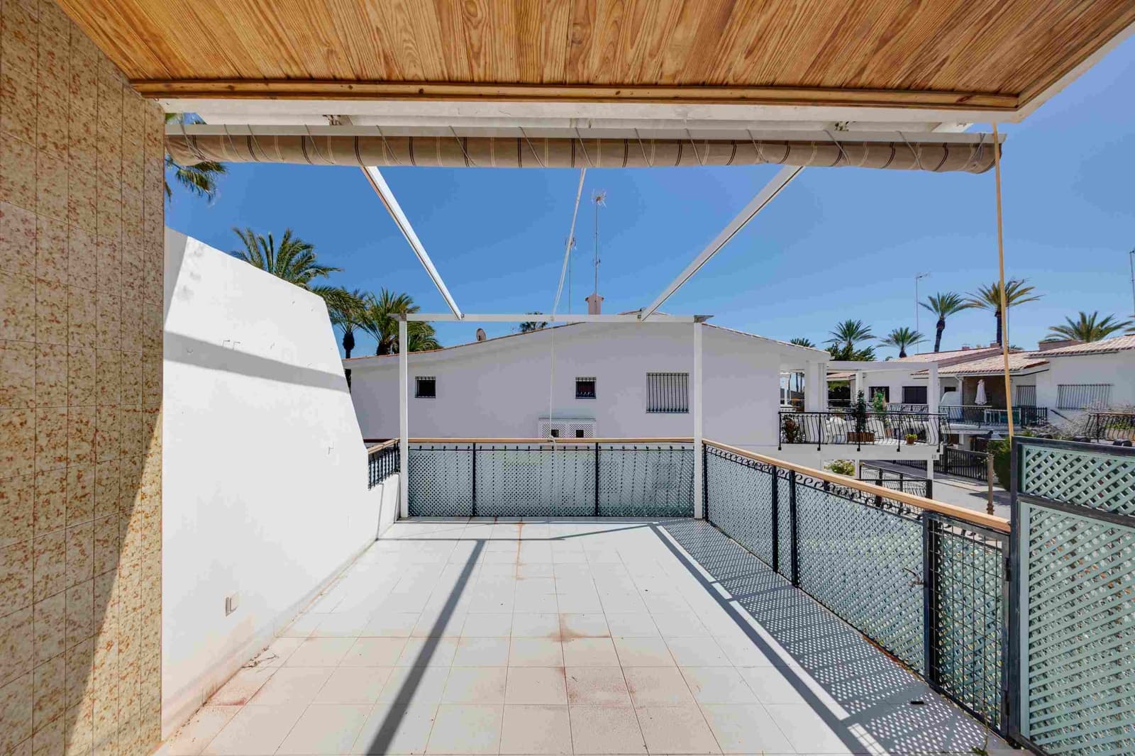4 soveværelse Rækkehus til salg i Campoamor med garage - € 425.000 (Ref: 9715603)
