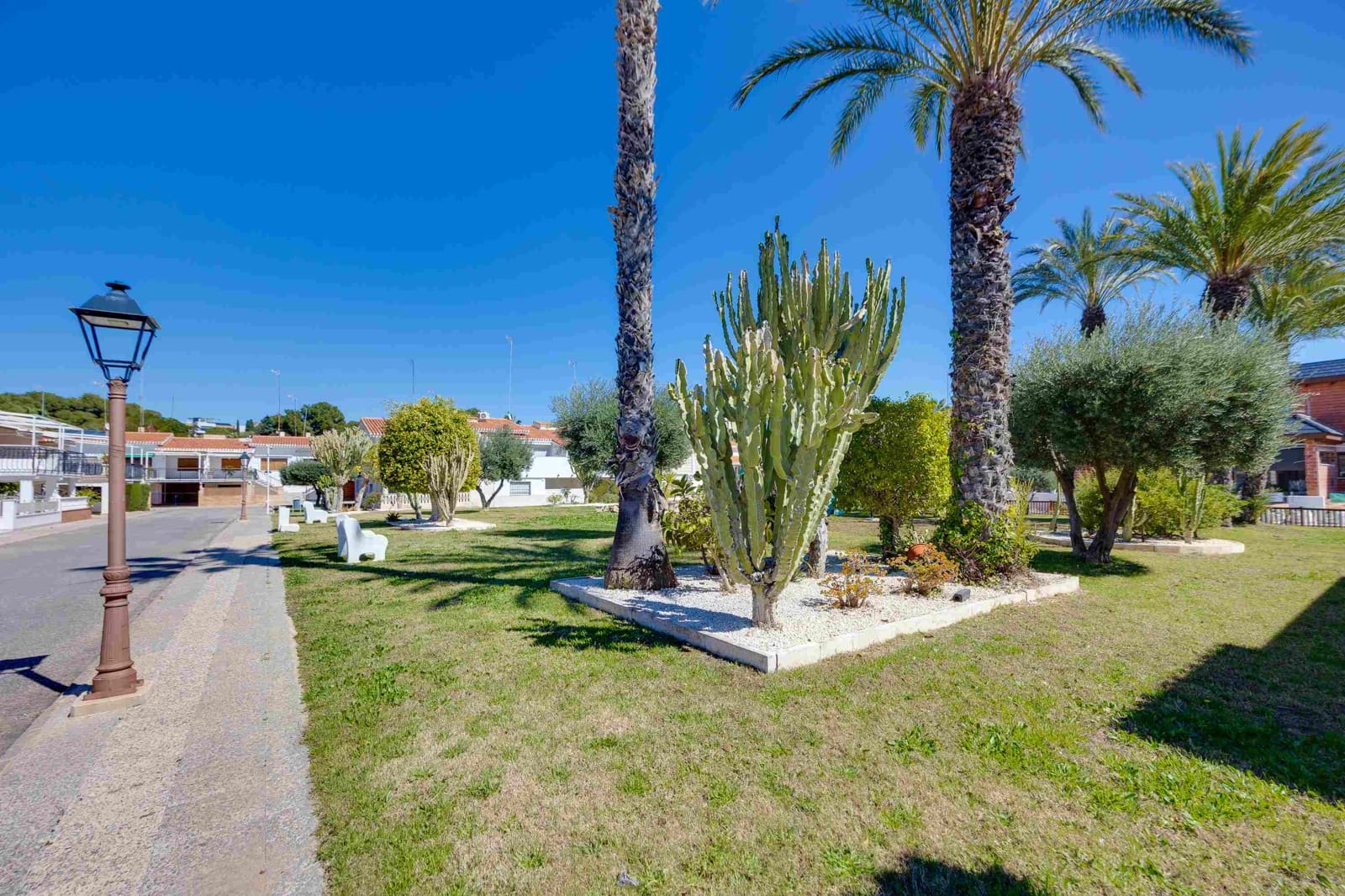 4 soveværelse Rækkehus til salg i Campoamor med garage - € 425.000 (Ref: 9715603)