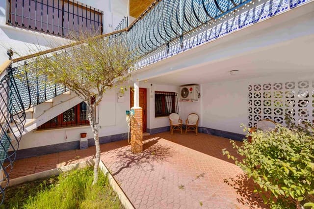 4 soveværelse Rækkehus til salg i Campoamor, Orihuela med garage - € 425.000 (Ref: 9715603)