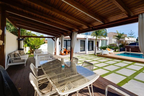 3 chambre Villa/Maison à vendre à Los Balcones avec piscine garage - 1 320 000 € (Ref: 9720309)