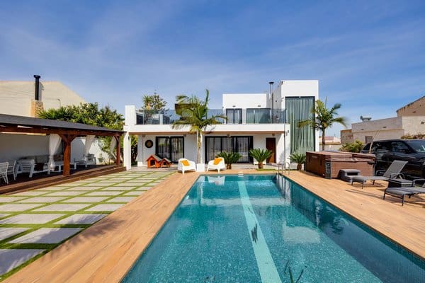 3 Zimmer Villa zu verkaufen in El Chaparral - La Siesta - La Torreta, Torrevieja mit Pool Garage - 1.320.000 € (Ref: 9720309)