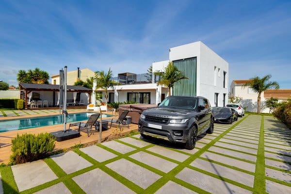 3 Zimmer Villa zu verkaufen in El Chaparral - La Siesta - La Torreta, Torrevieja mit Pool Garage - 1.320.000 € (Ref: 9720309)
