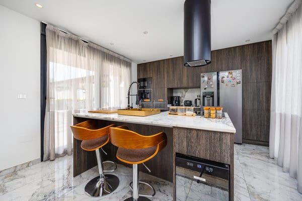 3 Zimmer Villa zu verkaufen in El Chaparral - La Siesta - La Torreta, Torrevieja mit Pool Garage - 1.320.000 € (Ref: 9720309)