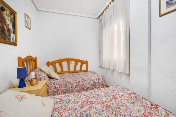 2 slaapkamer Appartement te koop in Torrevieja - € 135.000 (Ref: 9740193)