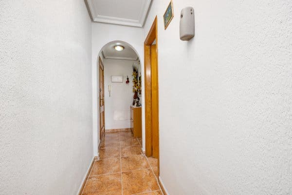 2 sovrum Lägenhet till salu i Torrevieja - 135 000 € (Ref: 9740193)