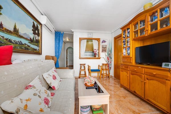 2 slaapkamer Appartement te koop in Torrevieja - € 135.000 (Ref: 9740193)