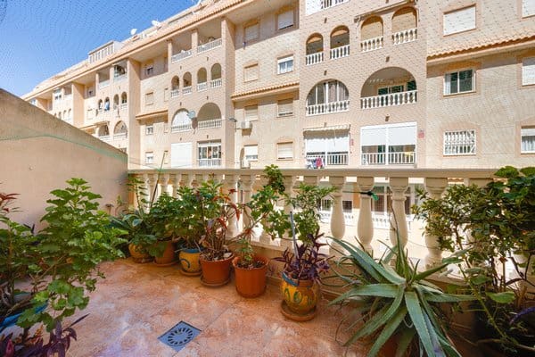 2 slaapkamer Appartement te koop in Torrevieja - € 135.000 (Ref: 9740193)