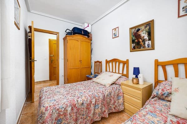 2 slaapkamer Appartement te koop in Torrevieja - € 135.000 (Ref: 9740193)