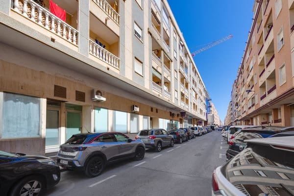 2 slaapkamer Appartement te koop in Torrevieja - € 135.000 (Ref: 9740193)