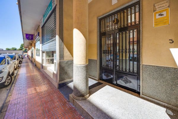 2 slaapkamer Appartement te koop in Torrevieja - € 135.000 (Ref: 9740193)