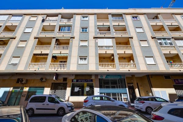 2 slaapkamer Appartement te koop in Torrevieja - € 135.000 (Ref: 9740193)