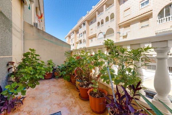 2 sovrum Lägenhet till salu i Torrevieja - 135 000 € (Ref: 9740193)