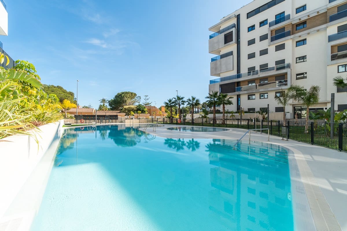 2 bedroom Apartment for sale in Dehesa de Campoamor with pool garage - € 330,000 (Ref: 9740194)