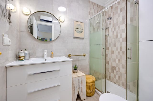 2 makuuhuone Kattohuoneisto myytävänä paikassa Torrevieja - 145 000 € (Ref: 9781374)