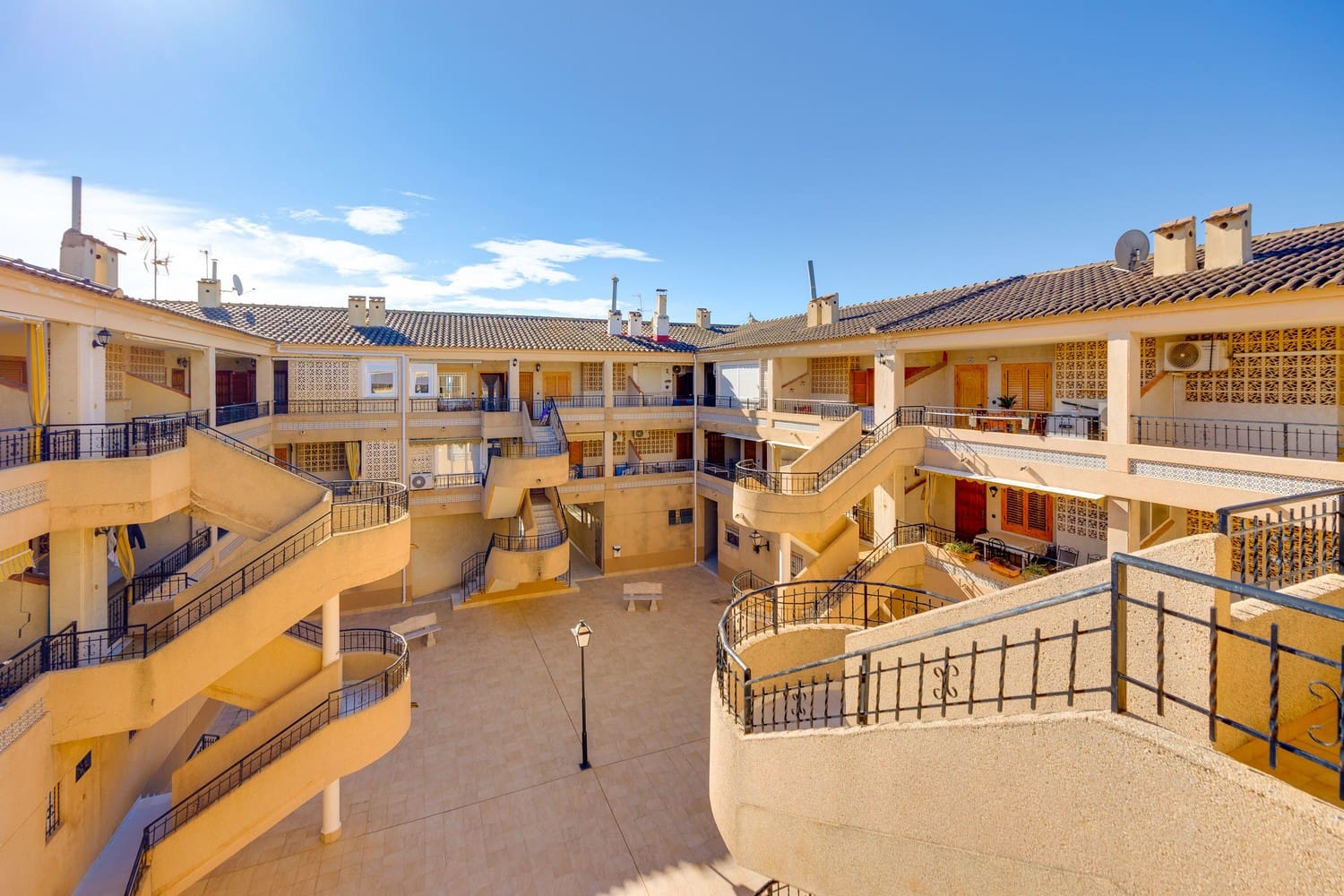2 soverom Penthouse til salgs i Torrevieja - € 145 000 (Ref: 9781374)