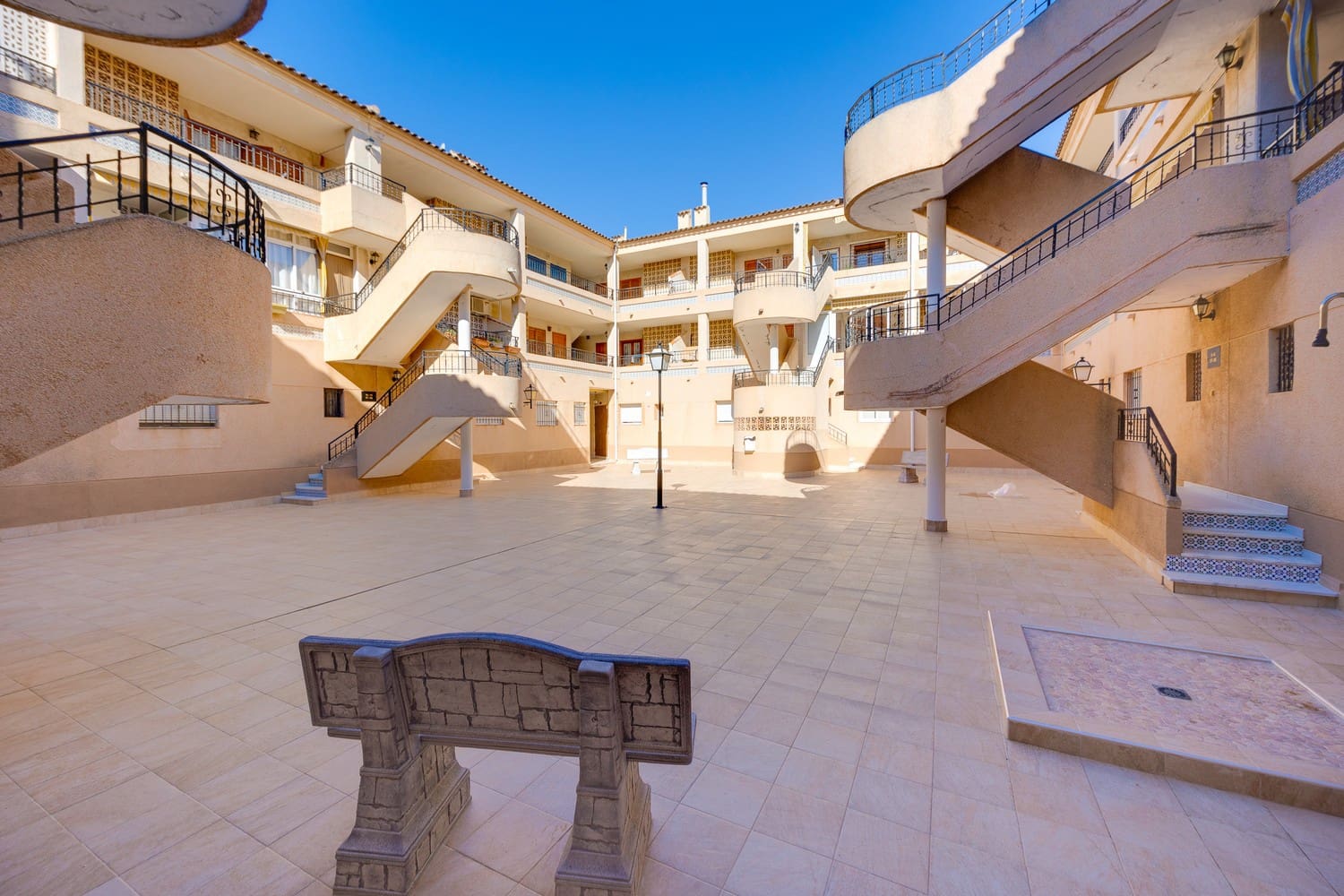 2 soverom Penthouse til salgs i Torrevieja - € 145 000 (Ref: 9781374)