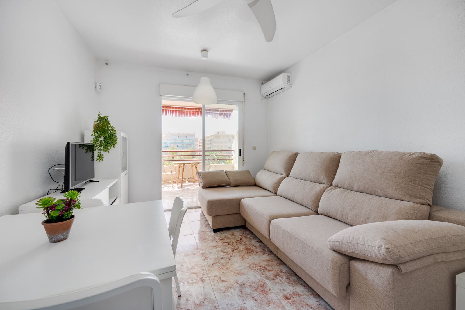 2 slaapkamer Appartement te koop in Torrevieja met garage - € 159.000 (Ref: 9782110)