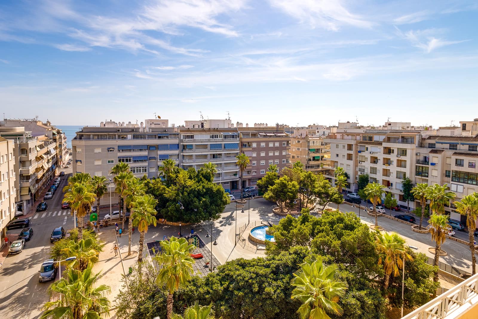 2 slaapkamer Appartement te koop in Torrevieja met garage - € 159.000 (Ref: 9782110)