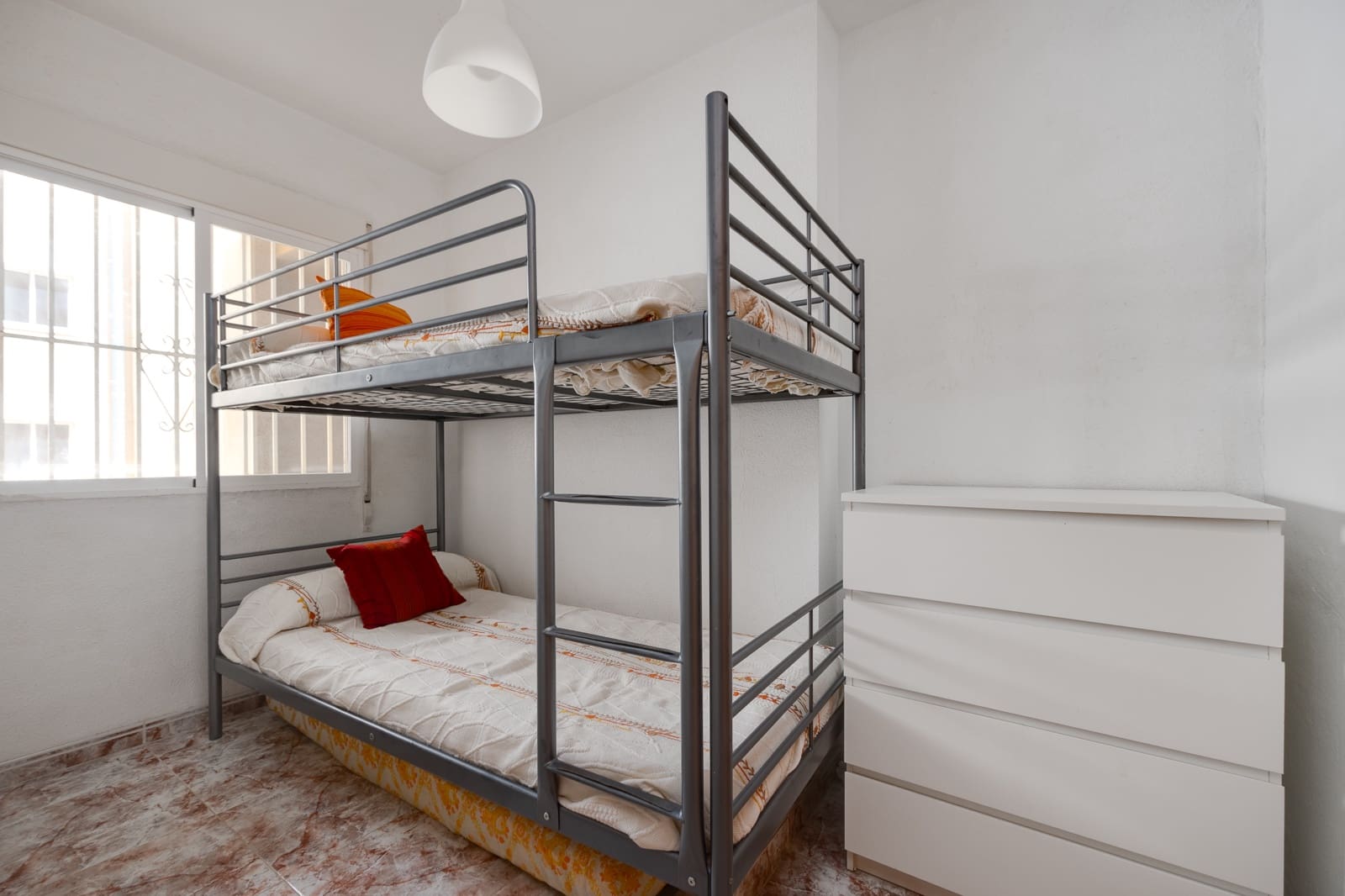 2 slaapkamer Appartement te koop in Torrevieja met garage - € 159.000 (Ref: 9782110)