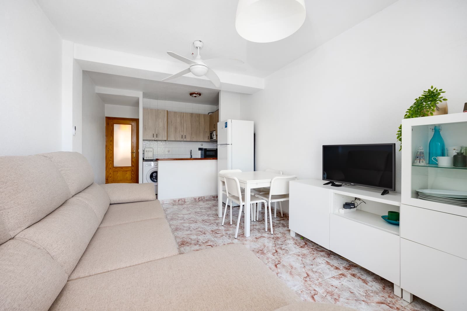 2 slaapkamer Appartement te koop in Torrevieja met garage - € 159.000 (Ref: 9782110)