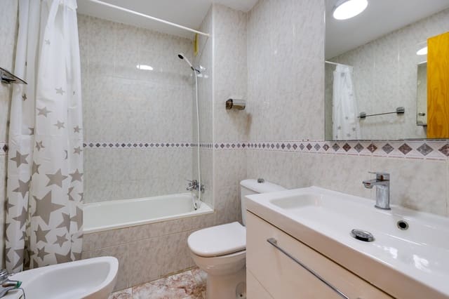 2 slaapkamer Appartement te koop in Torrevieja met garage - € 159.000 (Ref: 9782110)