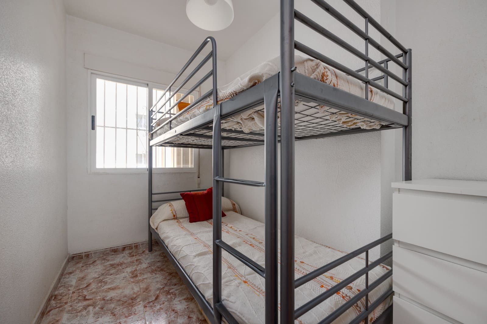 2 slaapkamer Appartement te koop in Torrevieja met garage - € 159.000 (Ref: 9782110)