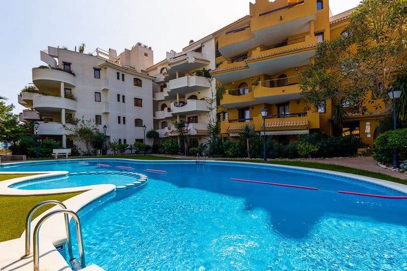 2 bedroom Apartment for sale in Punta Prima with pool garage - € 310,000 (Ref: 9821039)