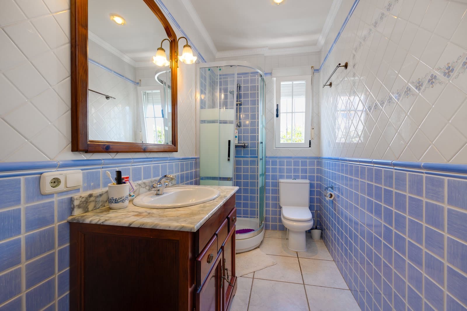 Chalet de 6 habitaciones en Torrevieja en venta con piscina garaje - 950.000 € (Ref: 9830282)