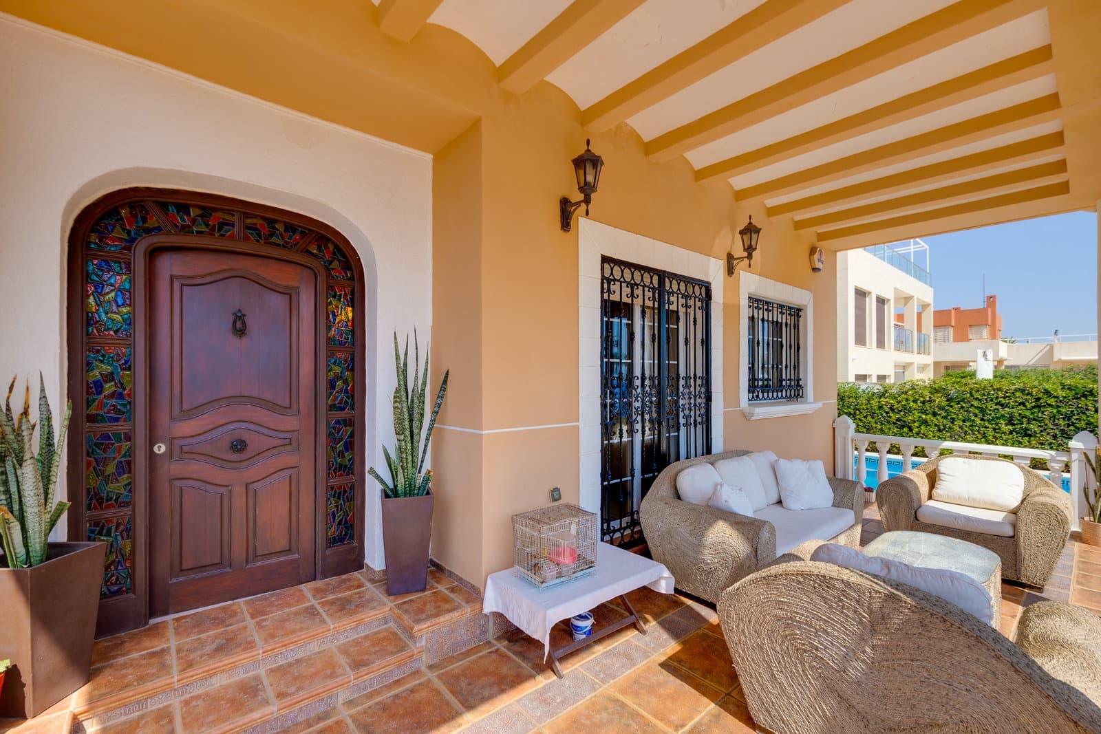 Chalet de 6 habitaciones en Torrevieja en venta con piscina garaje - 950.000 € (Ref: 9830282)
