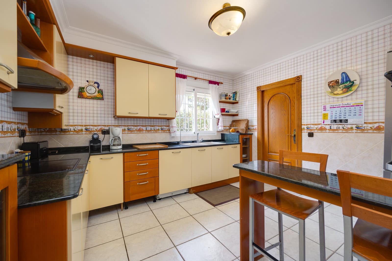Chalet de 6 habitaciones en Torrevieja en venta con piscina garaje - 950.000 € (Ref: 9830282)