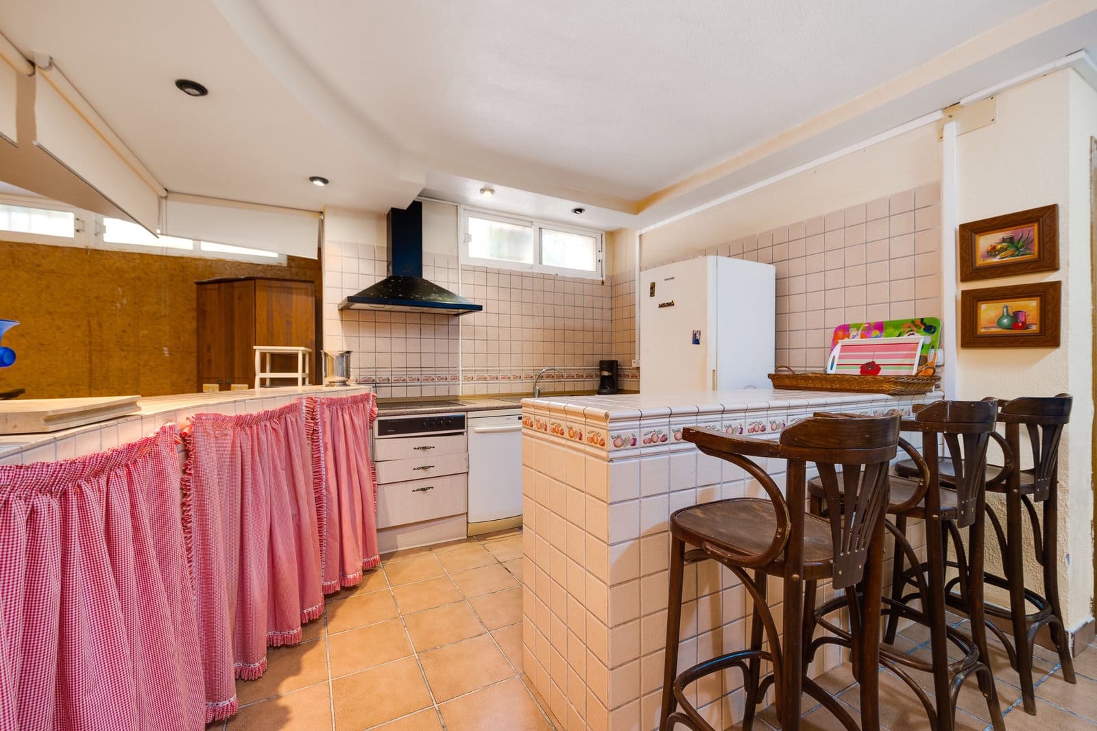 Chalet de 6 habitaciones en Torrevieja en venta con piscina garaje - 950.000 € (Ref: 9830282)