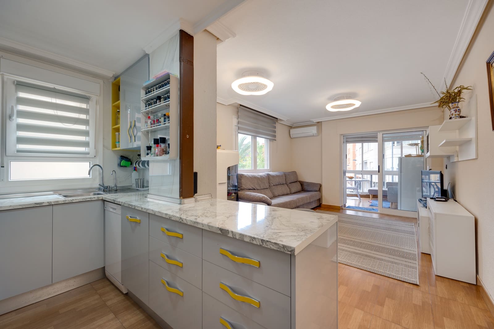 2 makuuhuone Huoneisto myytävänä paikassa Torrevieja - 199 000 € (Ref: 9834240)
