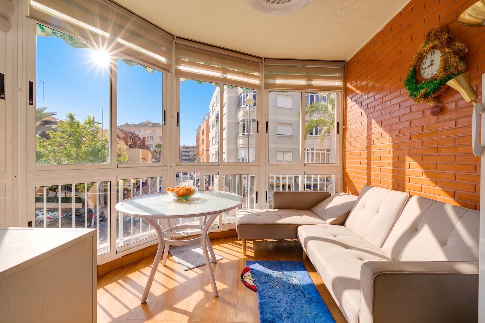 Apartamento de 2 habitaciones en Torrevieja en venta - 199.000 € (Ref: 9834240)